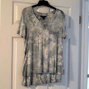 Cute beach vibe shirt in a small